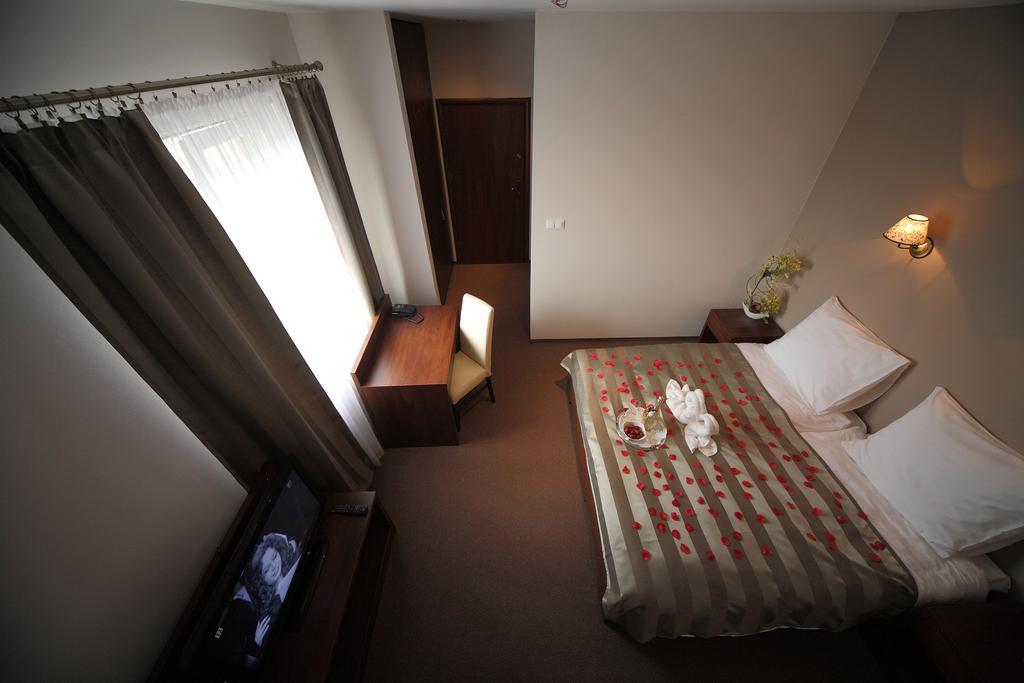 Malogoszcz Hotel Stara Fabryka חדר תמונה