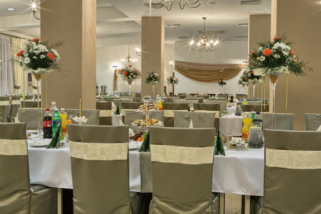 Malogoszcz Hotel Stara Fabryka מראה חיצוני תמונה