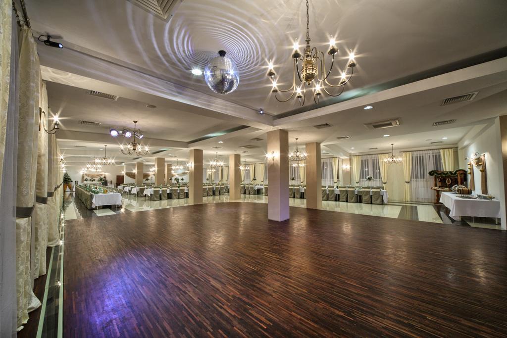 Malogoszcz Hotel Stara Fabryka מראה חיצוני תמונה